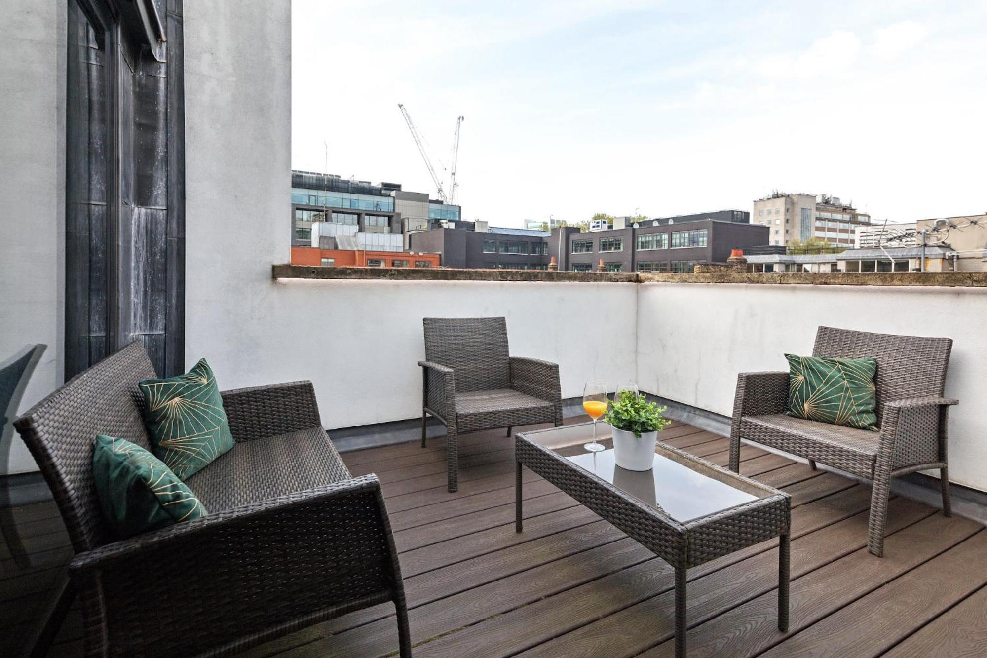 3Br Penthouse With Terrace - Cityapartmentstay Londra Dış mekan fotoğraf